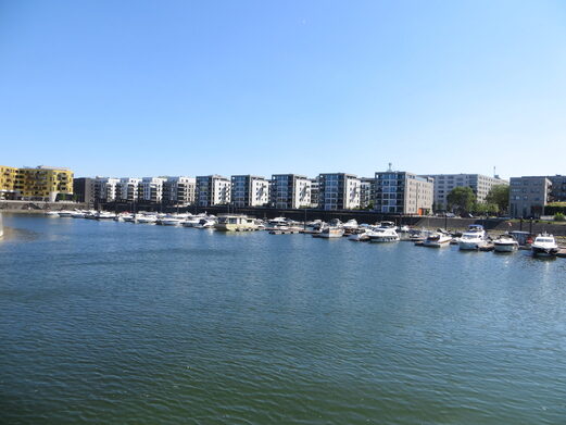 Der Zollhafen wird zum neuen Wohn- und Geschäfts-Quartier.