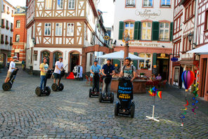 Mehrere Segway-Fahrer im Kirschgarten © Mindway Segway Citytour Mainz