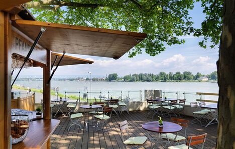 Biergarten Rheinkanzel des Hyatt Mainz